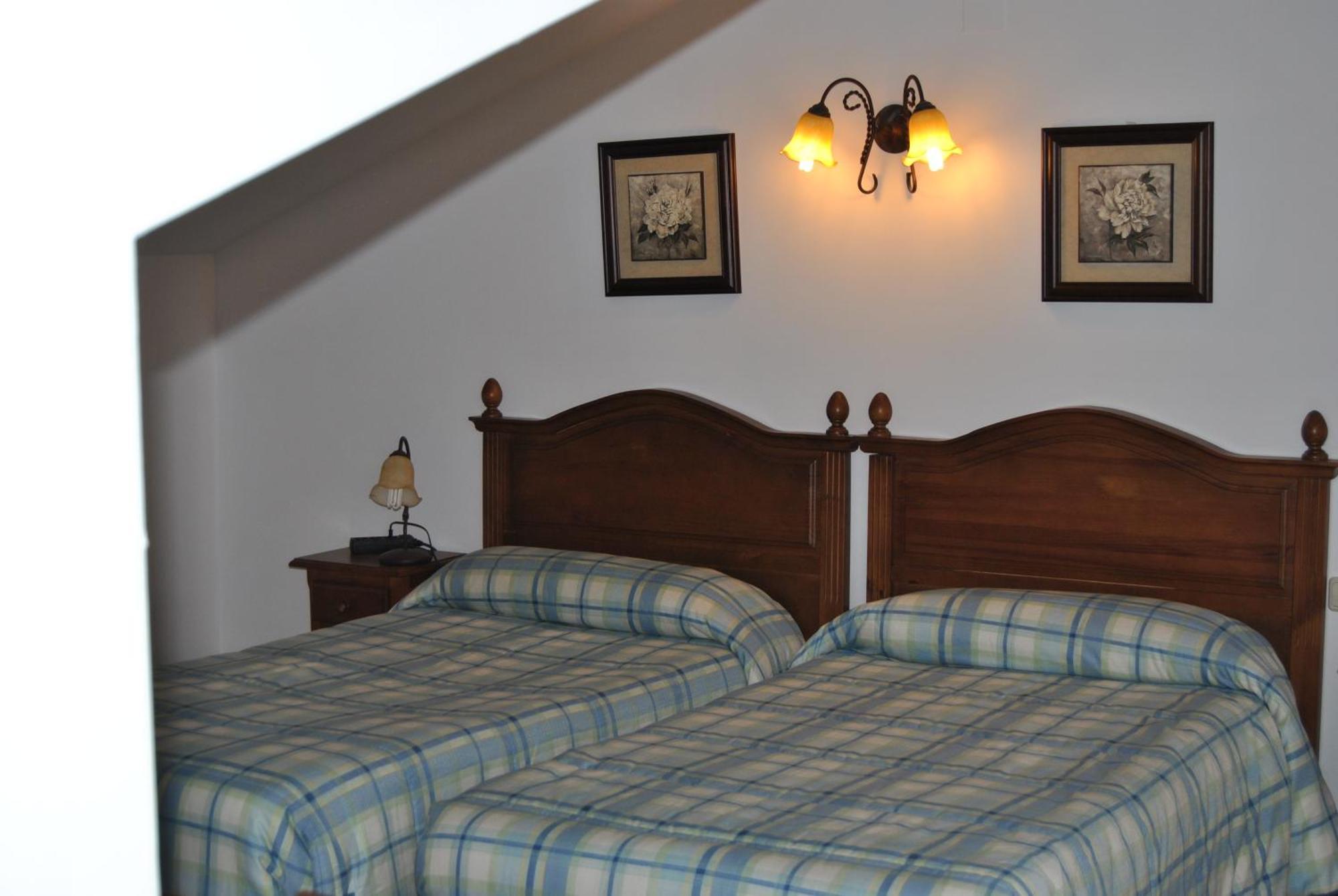 Hostal Rural Amador Puente de Vadillos Room photo
