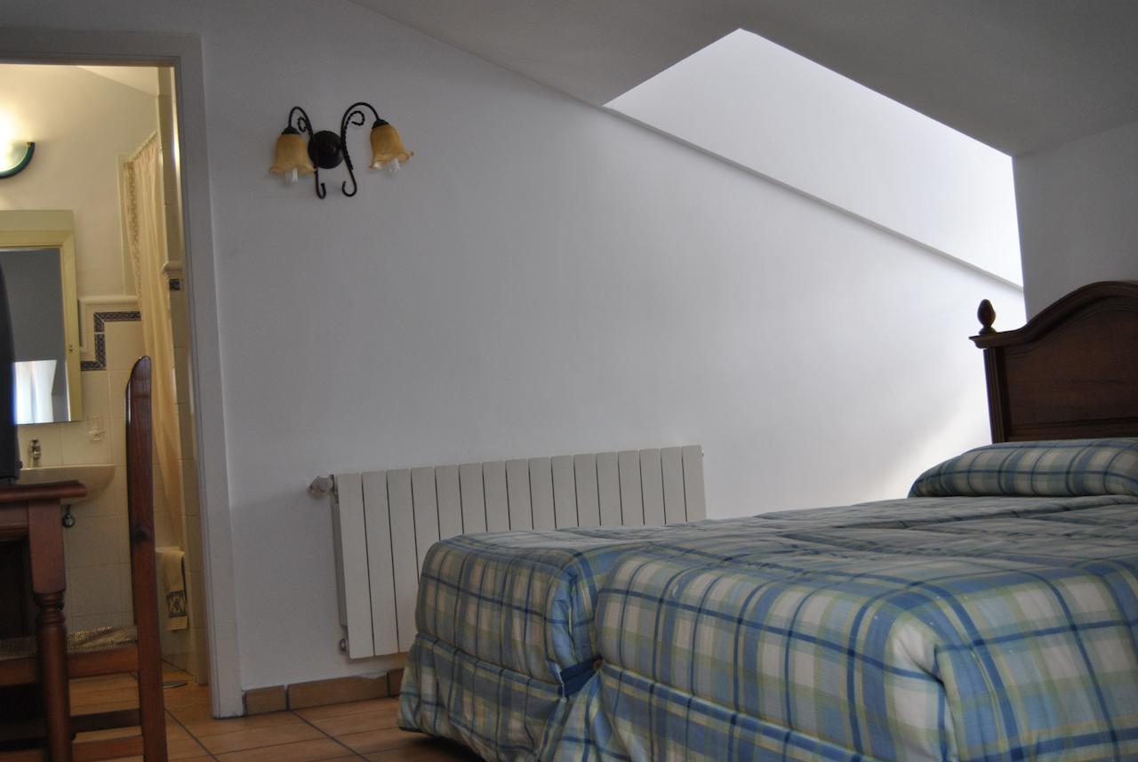 Hostal Rural Amador Puente de Vadillos Room photo